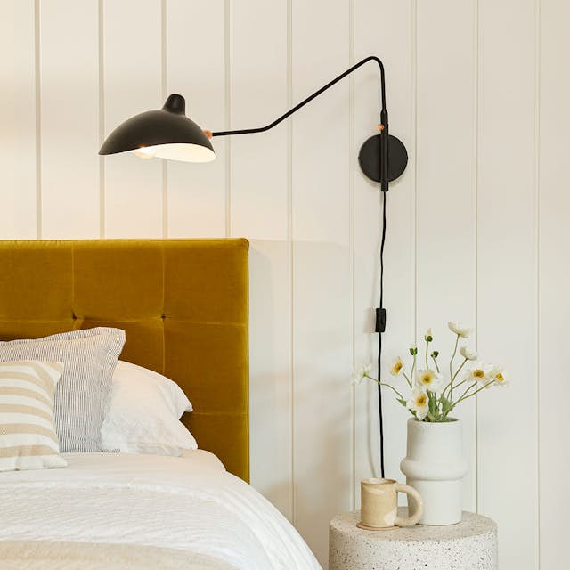 Leap Sconce - Black