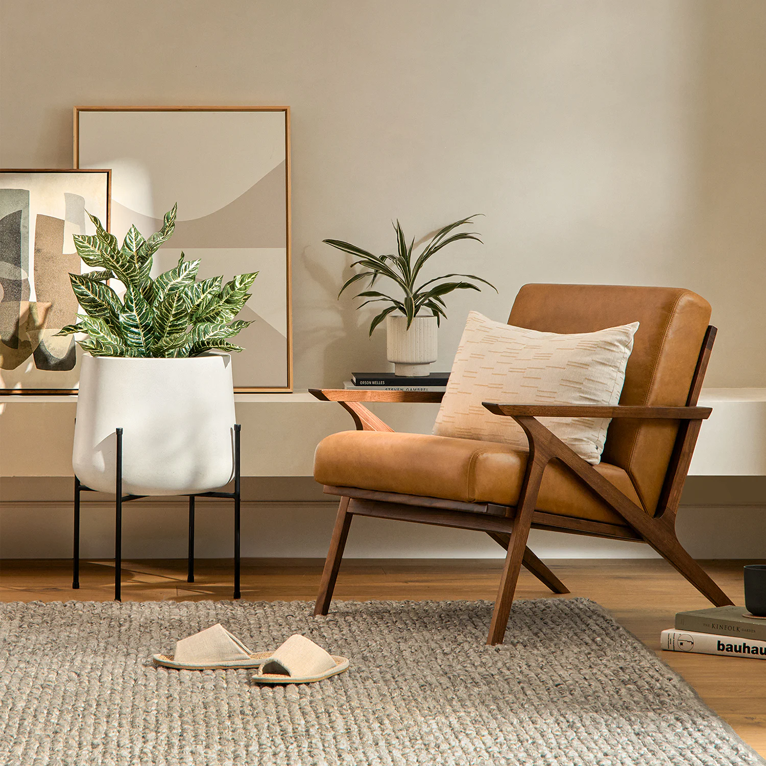 Otio 26" Leather Lounge Chair - Walnut & Toscana Tan