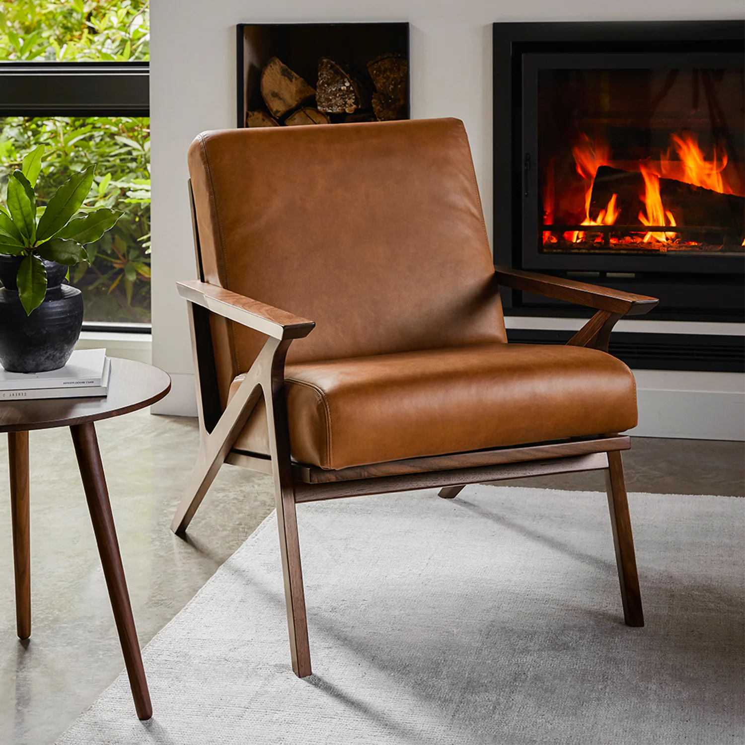 Otio 26" Leather Lounge Chair - Walnut & Toscana Tan