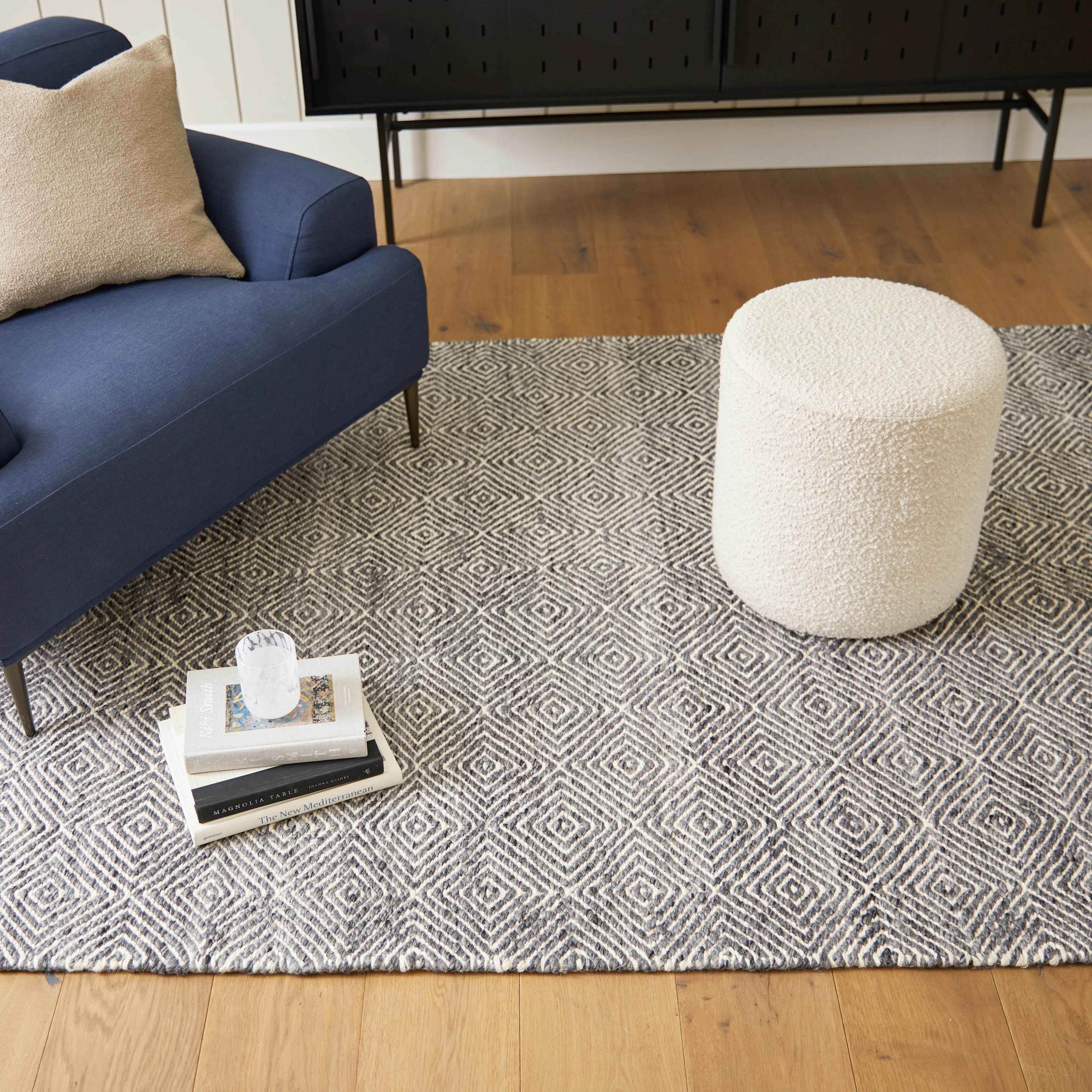 Cilo 16" Ivory Bouclé Ottoman - Stylish & Cozy