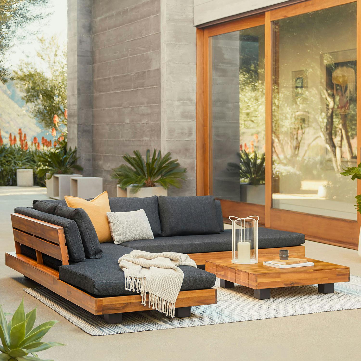 Article Lubek Dining Set