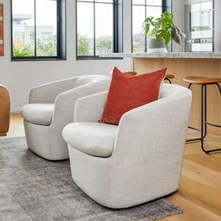 Turoy 32.5" Swivel Lounge Chair - Wicklow Gray