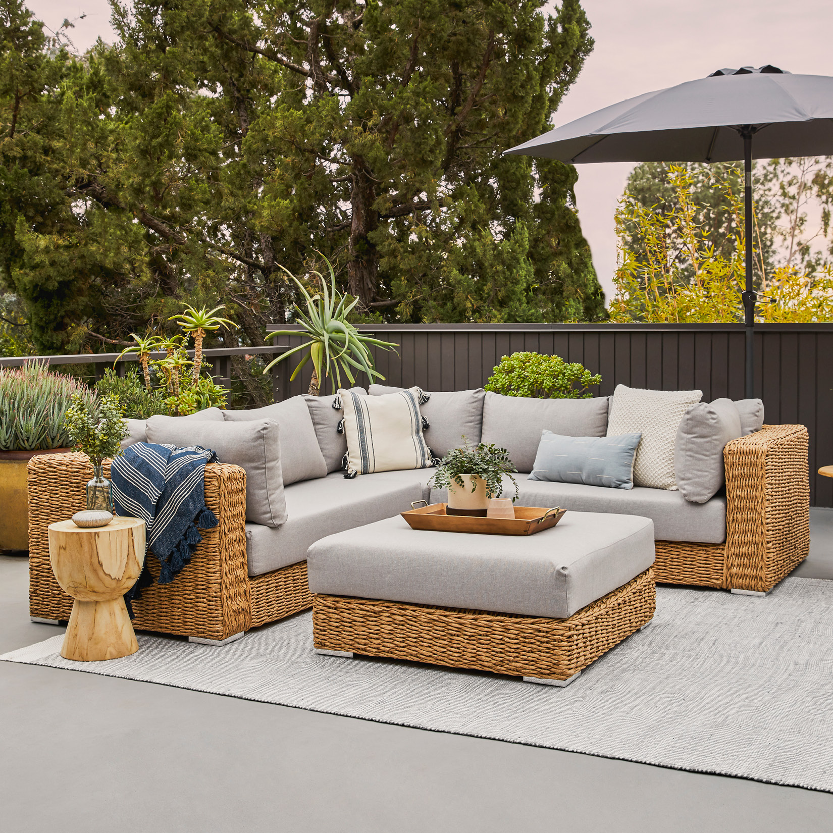 Capra 97" Outdoor Sectional - Thumbnail 5