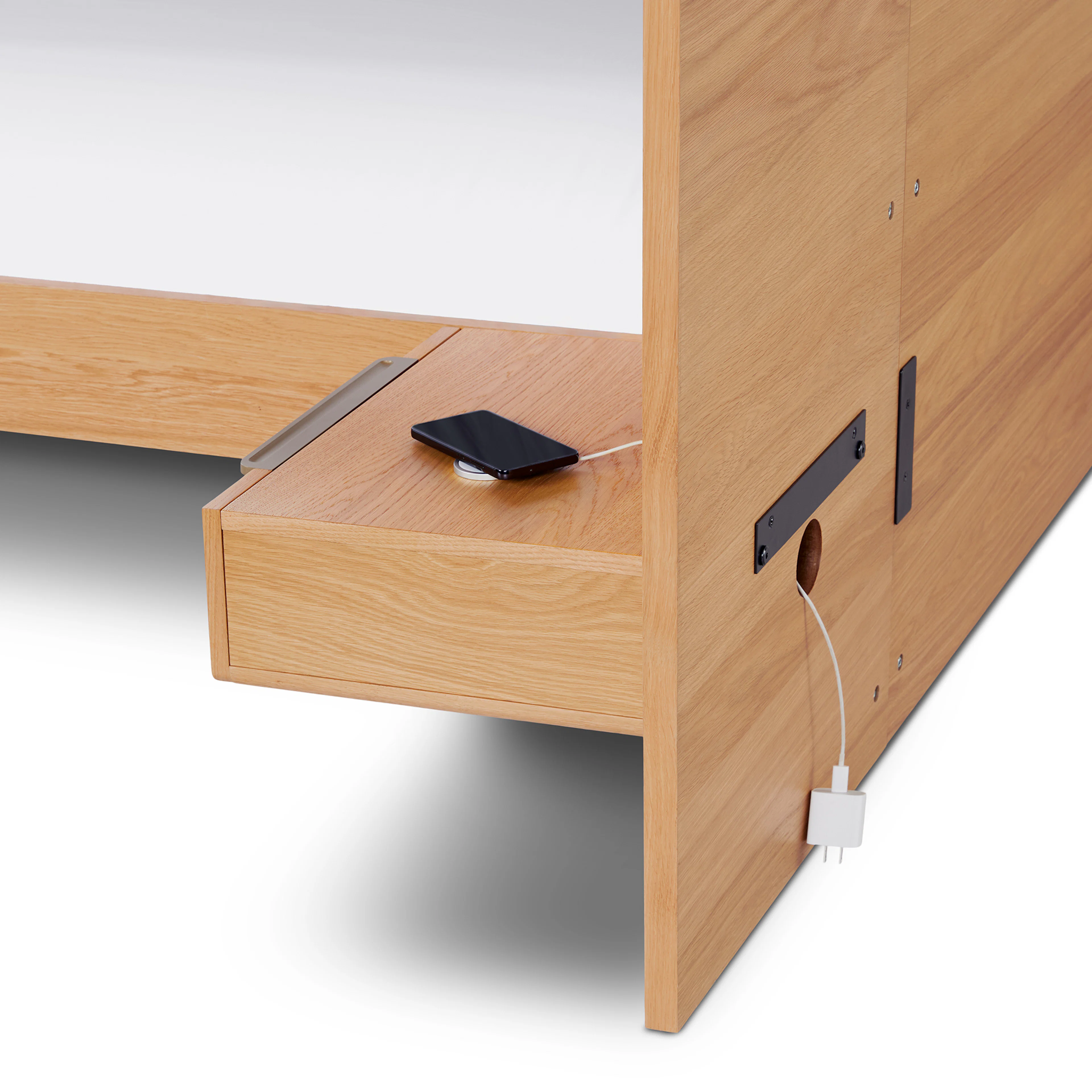 Nera Queen Low Profile Bed with Nightstands Set - Oak