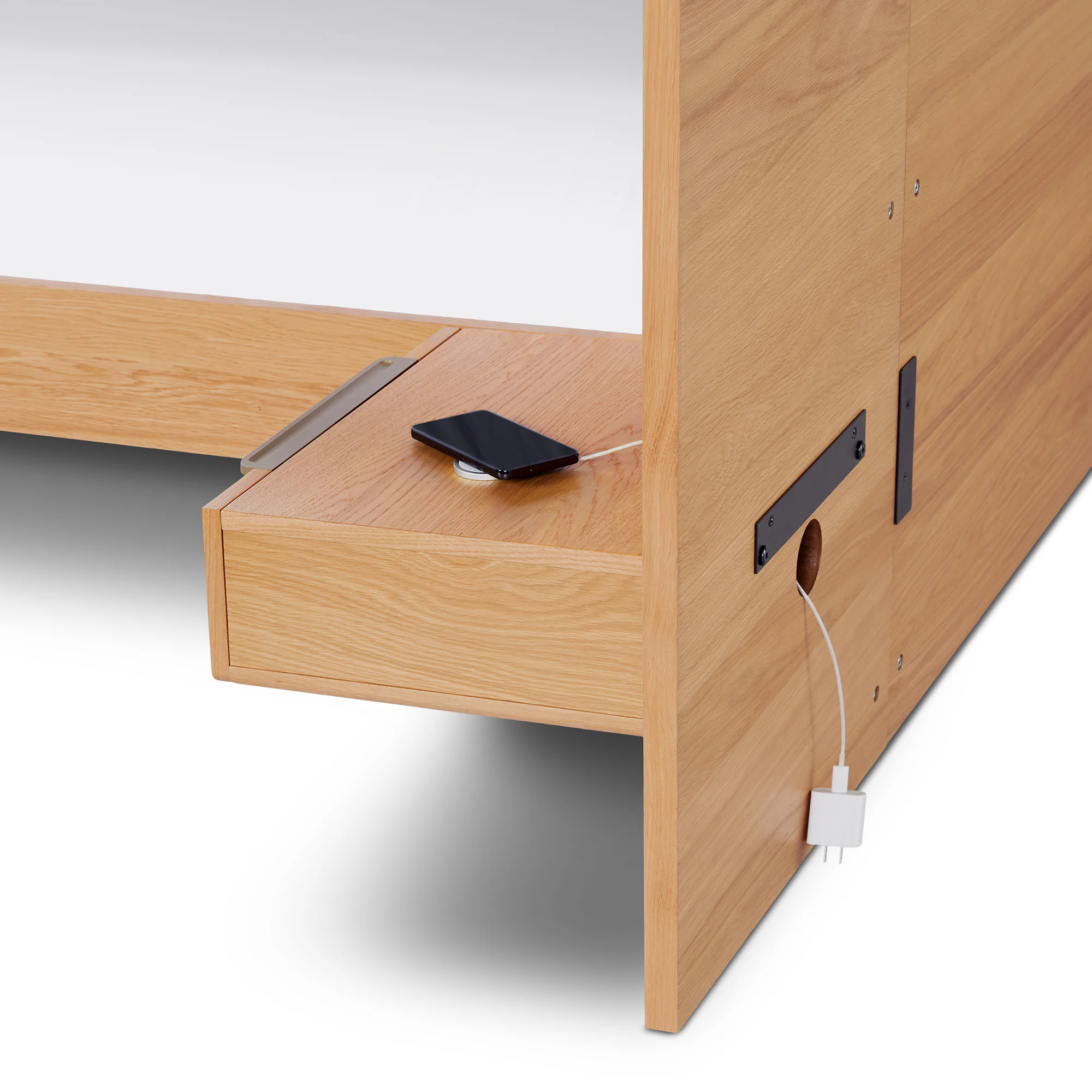 Nera Queen Low Profile Bed with Nightstands Set - Oak