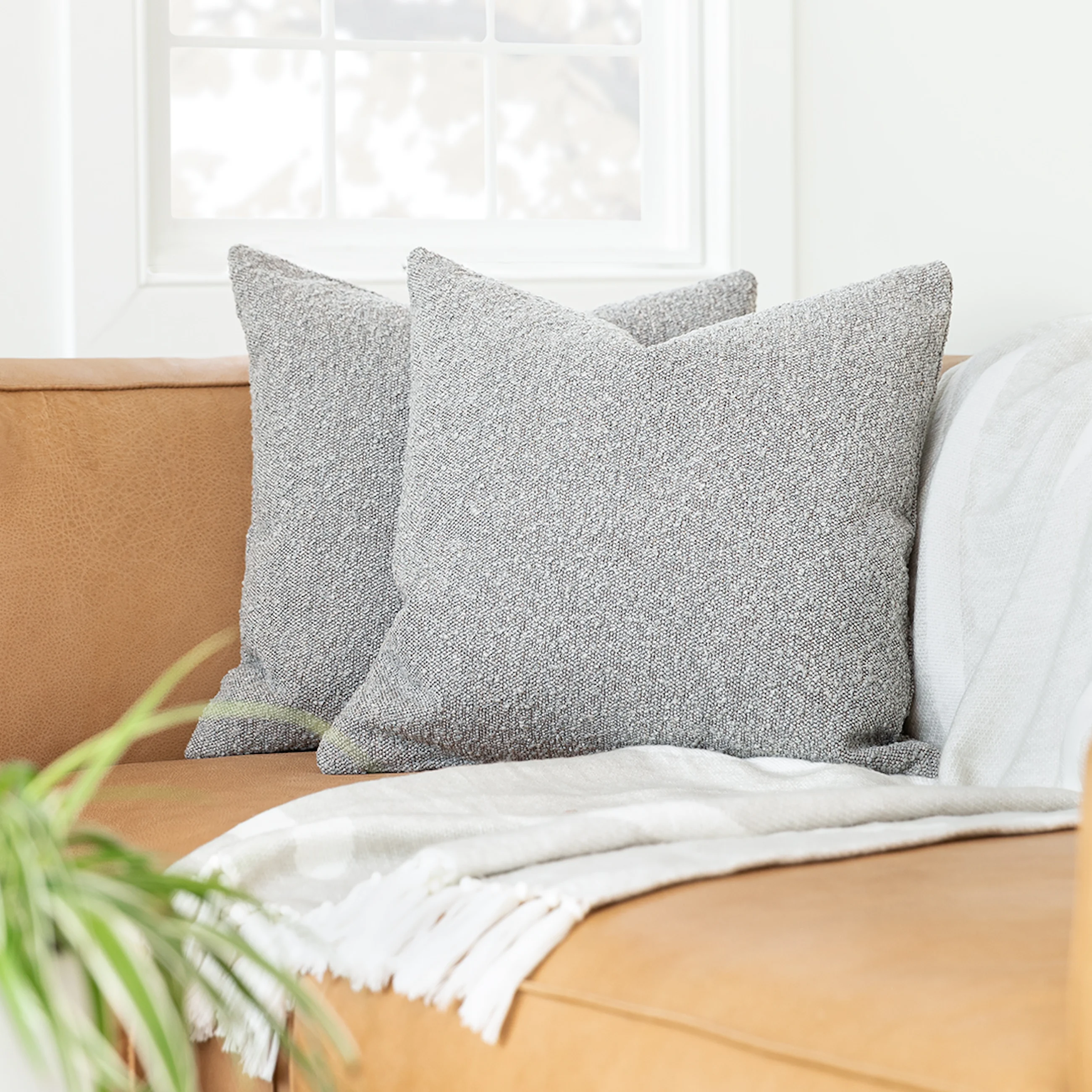 Gabriola Pillow Set