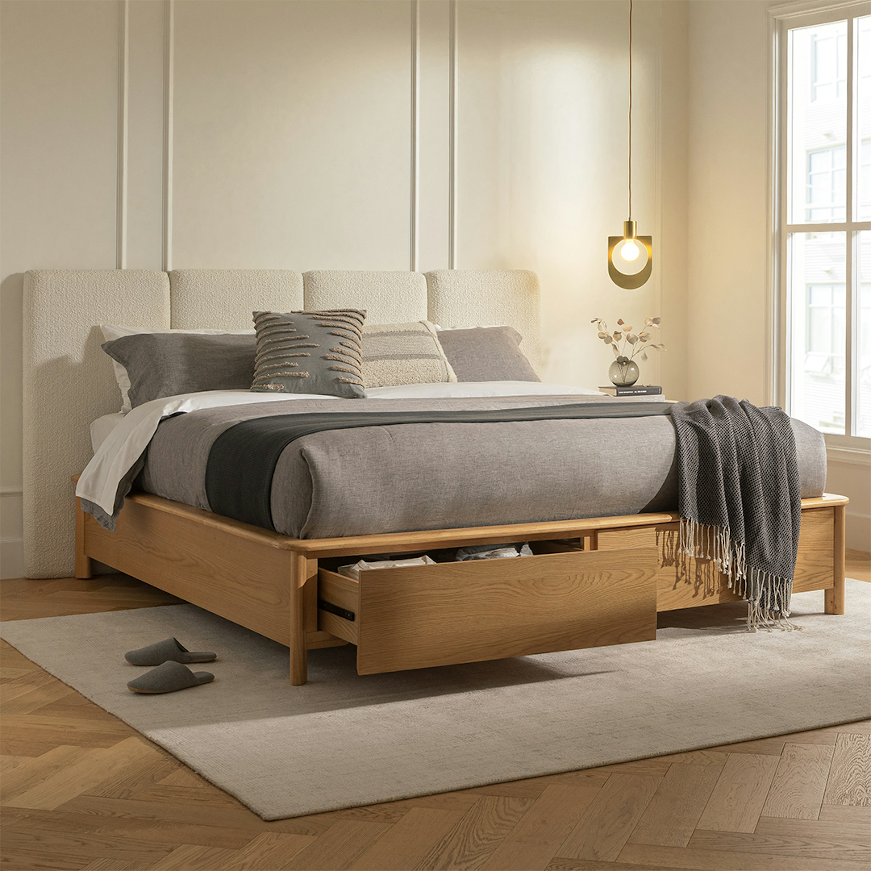 Pactera American Oak King Sized Storage Bed w Drawers Article