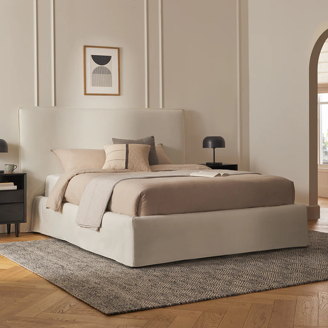 Saba Queen Slipcover Bed - Boulevard White