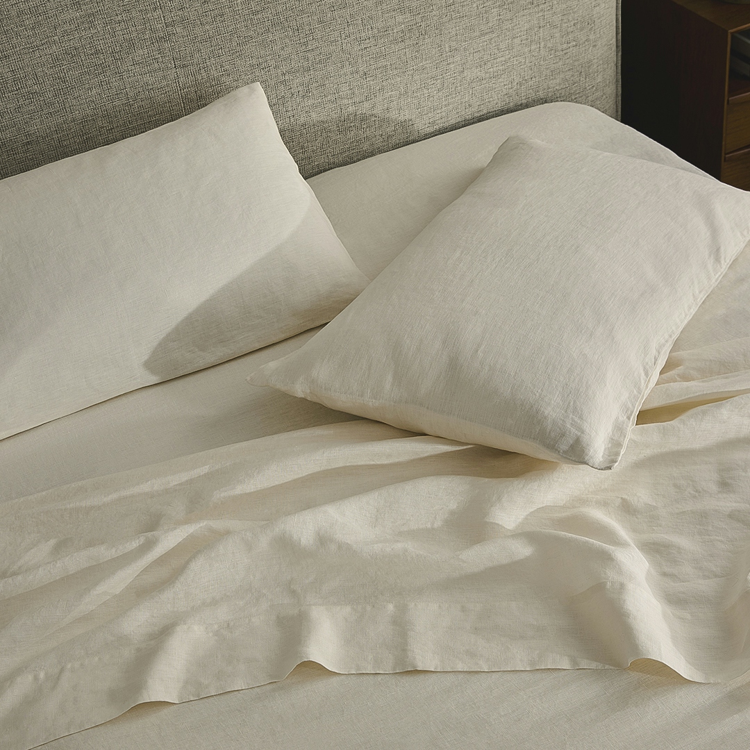Ivory White, 100 Linen King Sheet Set Alto Collection Article