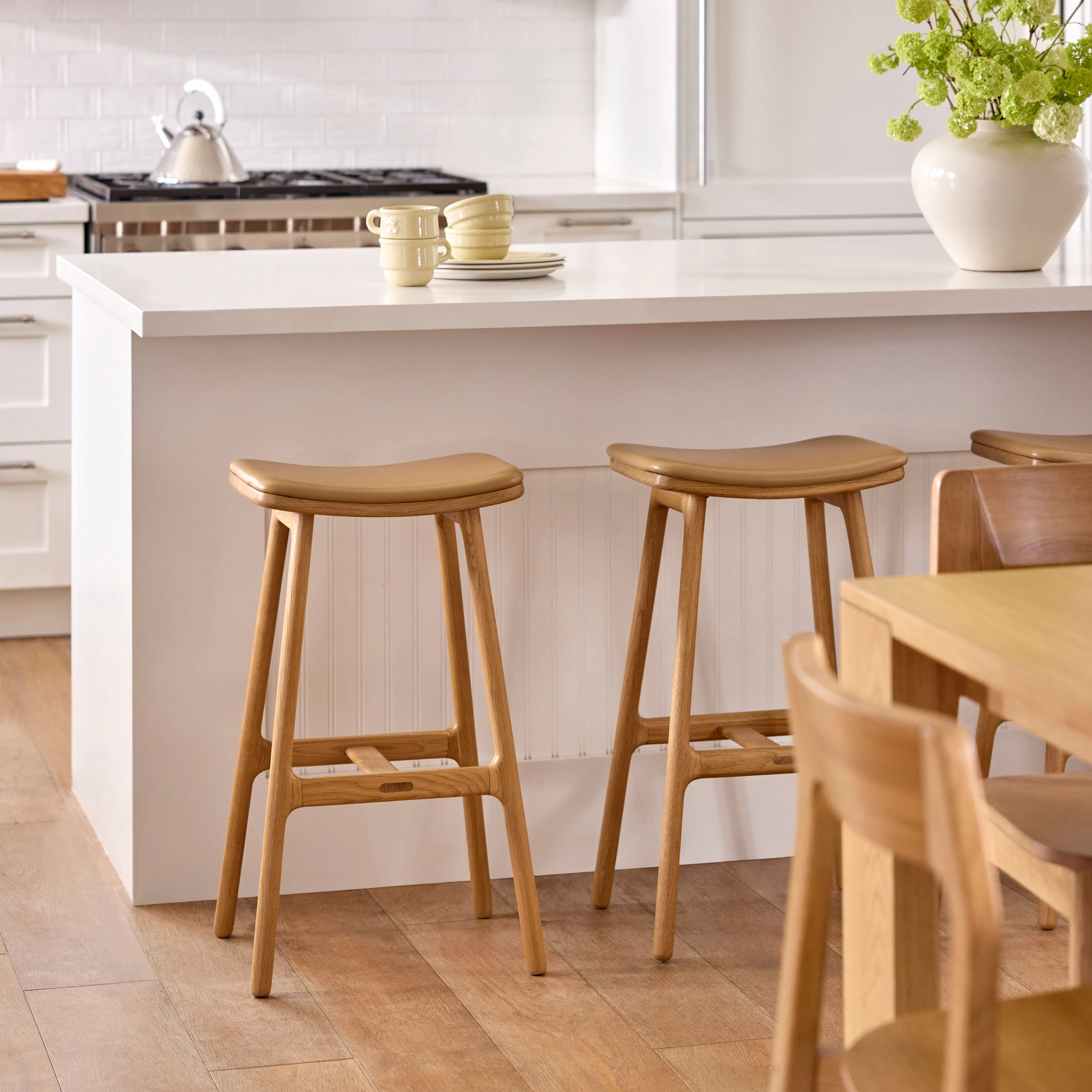 Esse Leather Counter Stool - Light Oak and Roam Tan
