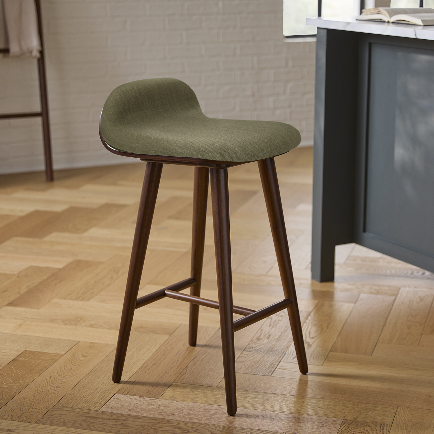 Sede Olio Green Walnut Counter Stool Article