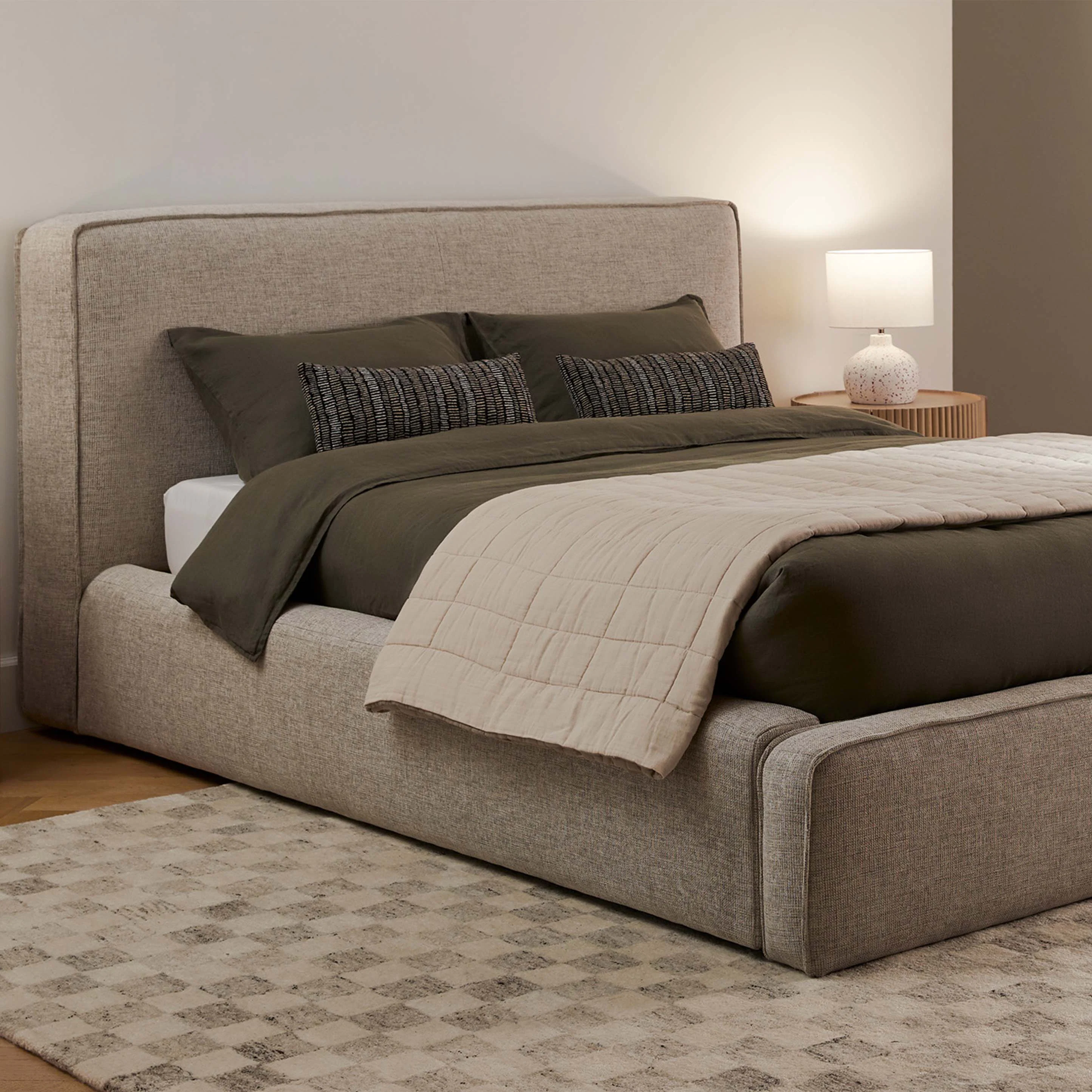 Cigar King Upholstered Storage Bed - Birch Ivory