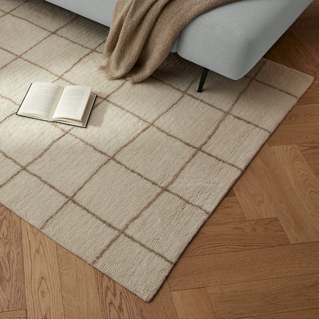 Ouma 5x8 Washable Wool Rug - Wavy Taupe Design