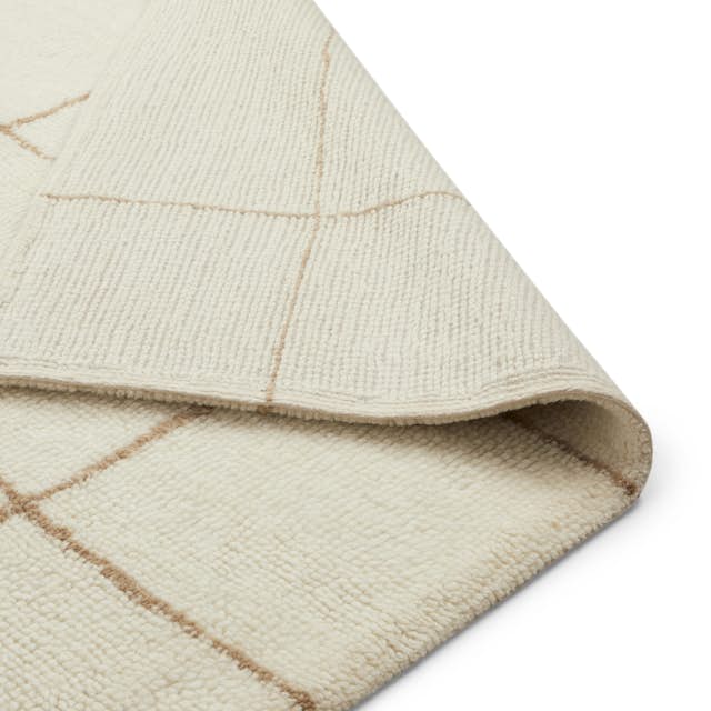 Ouma 5x8 Washable Wool Rug - Wavy Taupe Design