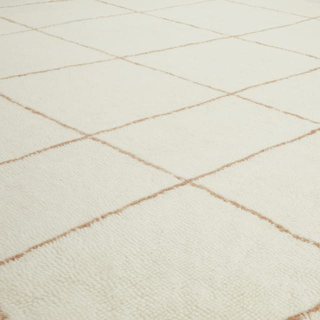 Ouma 5x8 Washable Wool Rug - Wavy Taupe Design