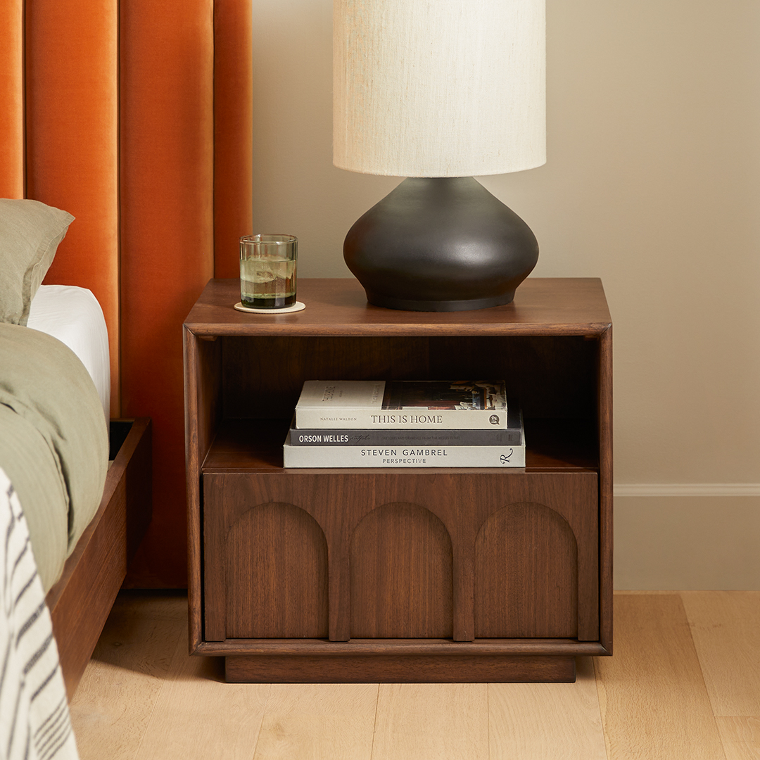 Prima Walnut 1Drawer Nightstand Article