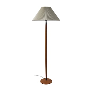 Rye Floor Lamp - Walnut