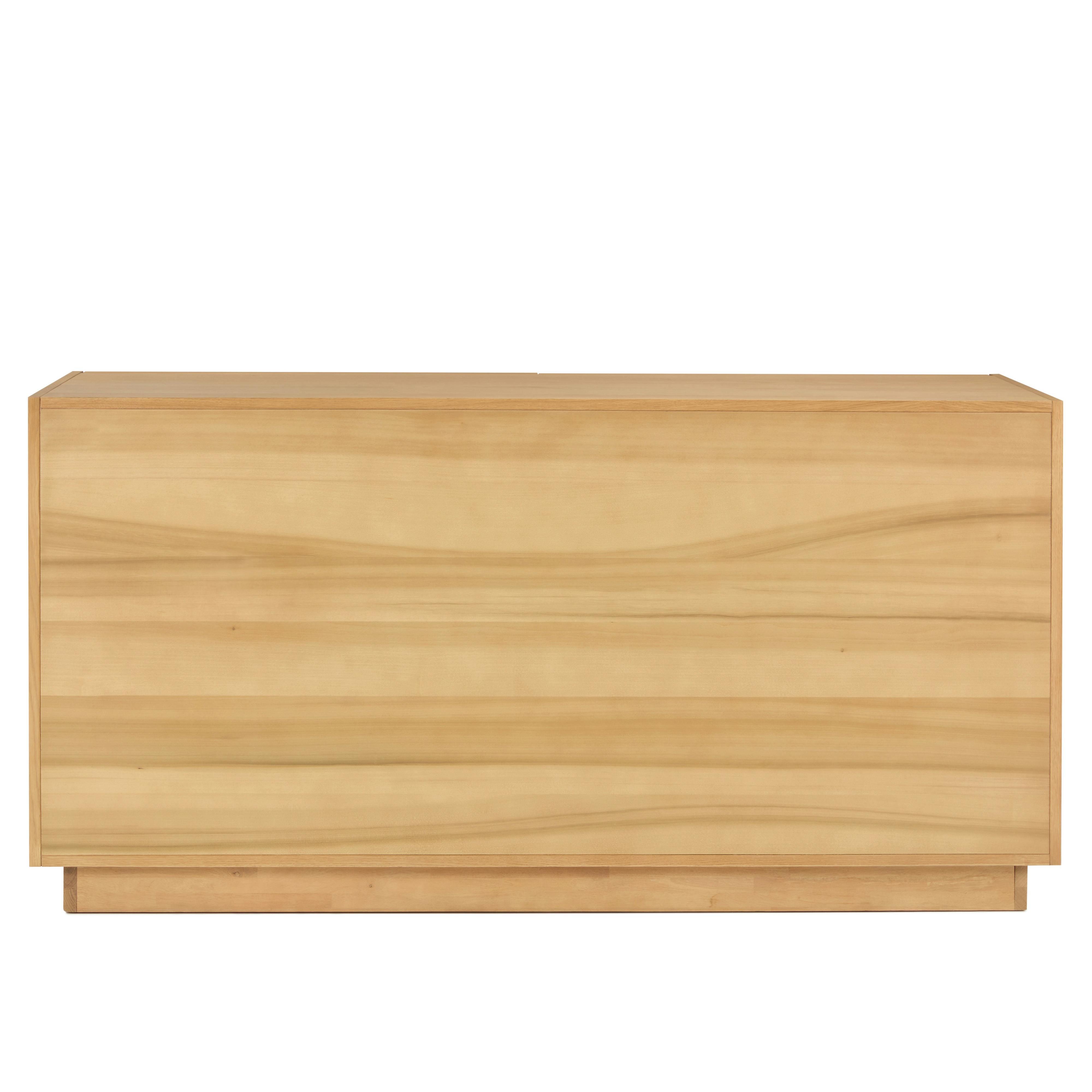 Kouva Natural Oak Wood 6-Drawer Dresser, Slatted Panels, Platform