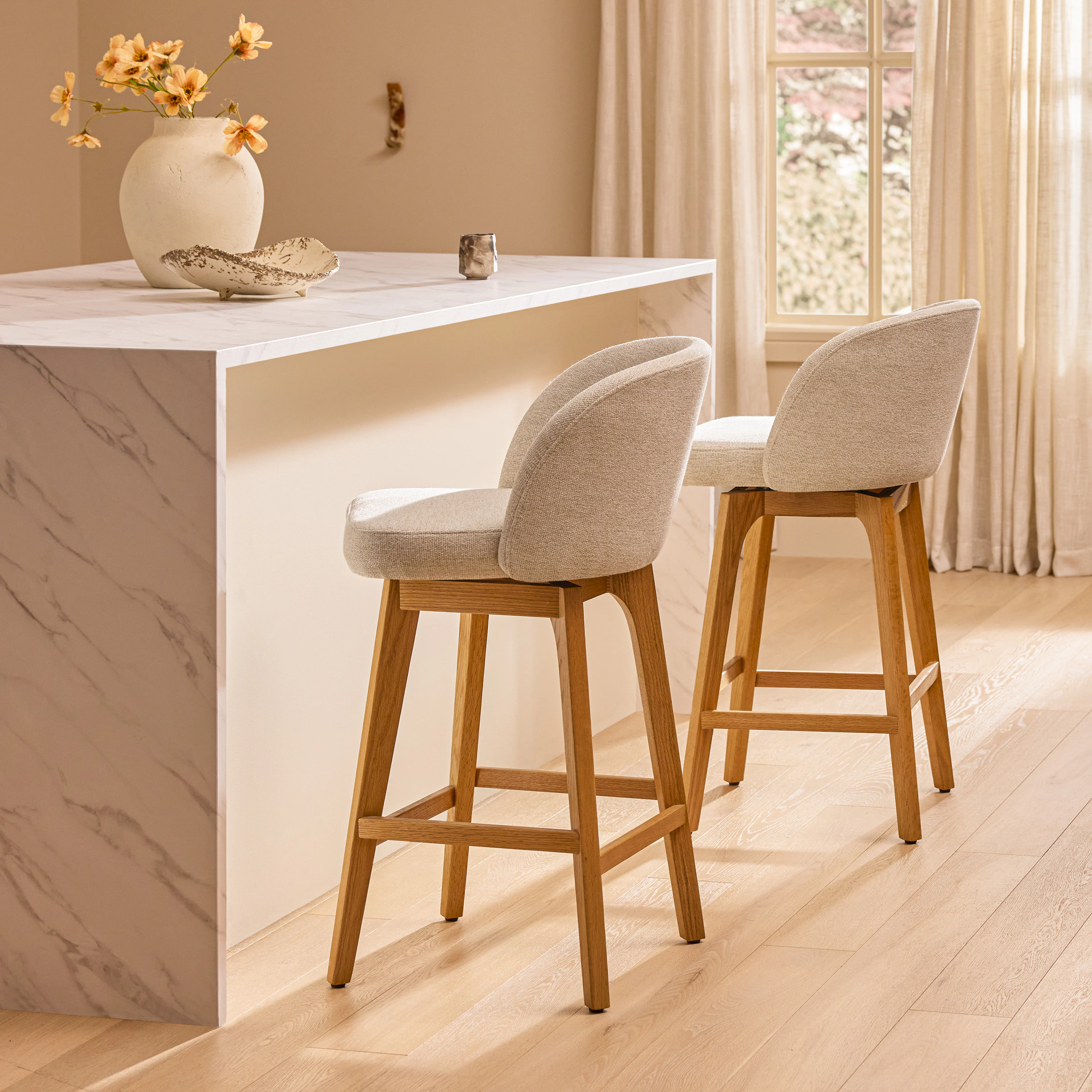 Alta Swivel Counter Stool - Oak and Camellia Ivory