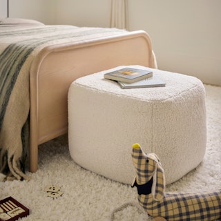 Petter 25" Pouf - Short Shearling White