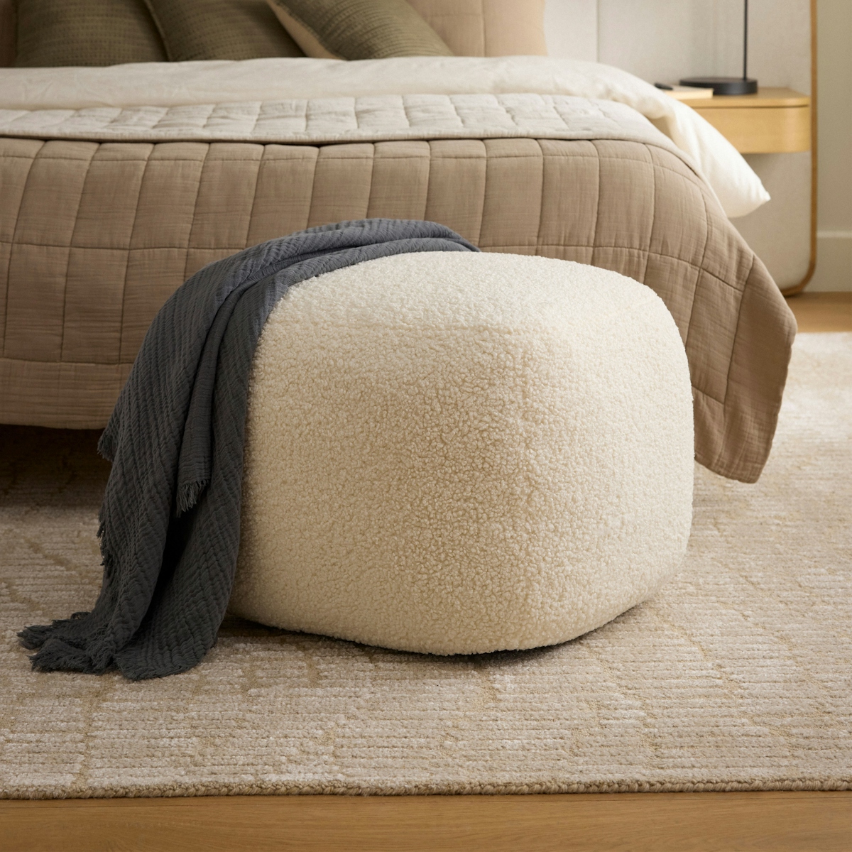 Petter 25" Pouf - Short Shearling White