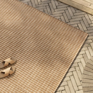 Hundur 9 x 12 Indoor/Outdoor Rug - Houndstooth