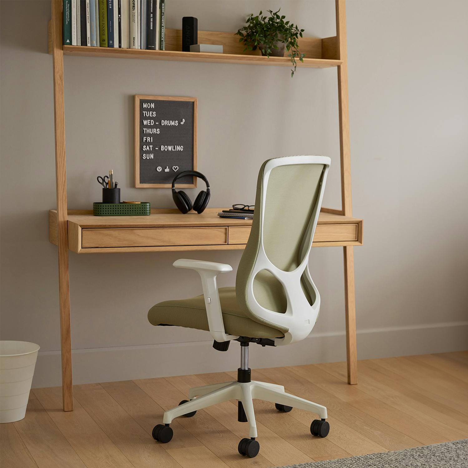 Fantol Natural Oak Wood Multipurpose Computer Desk + Hutch
