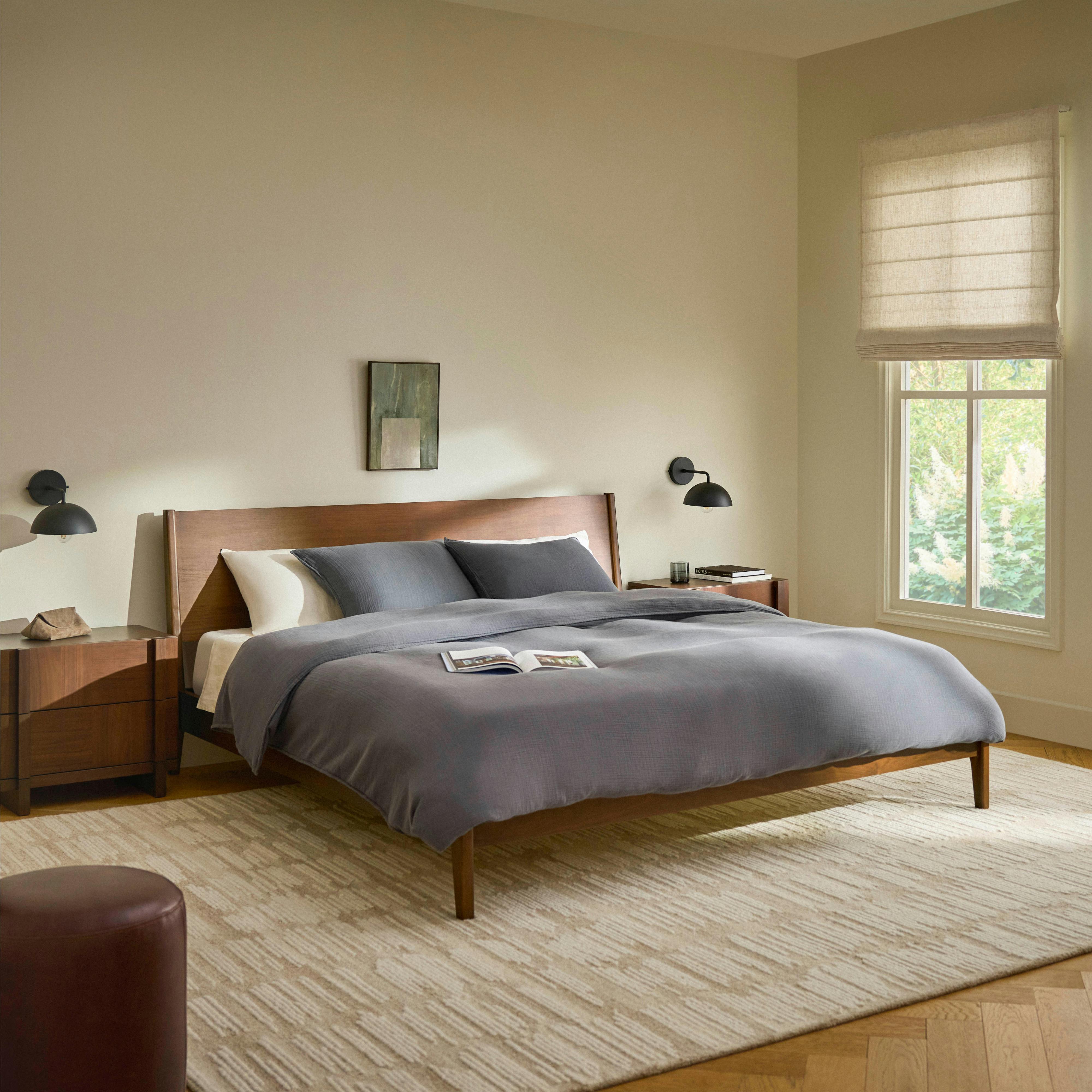 An AnRegalia CrownEmpireKINGSDOWセミダブル Cooper Walnut King Bed | Article