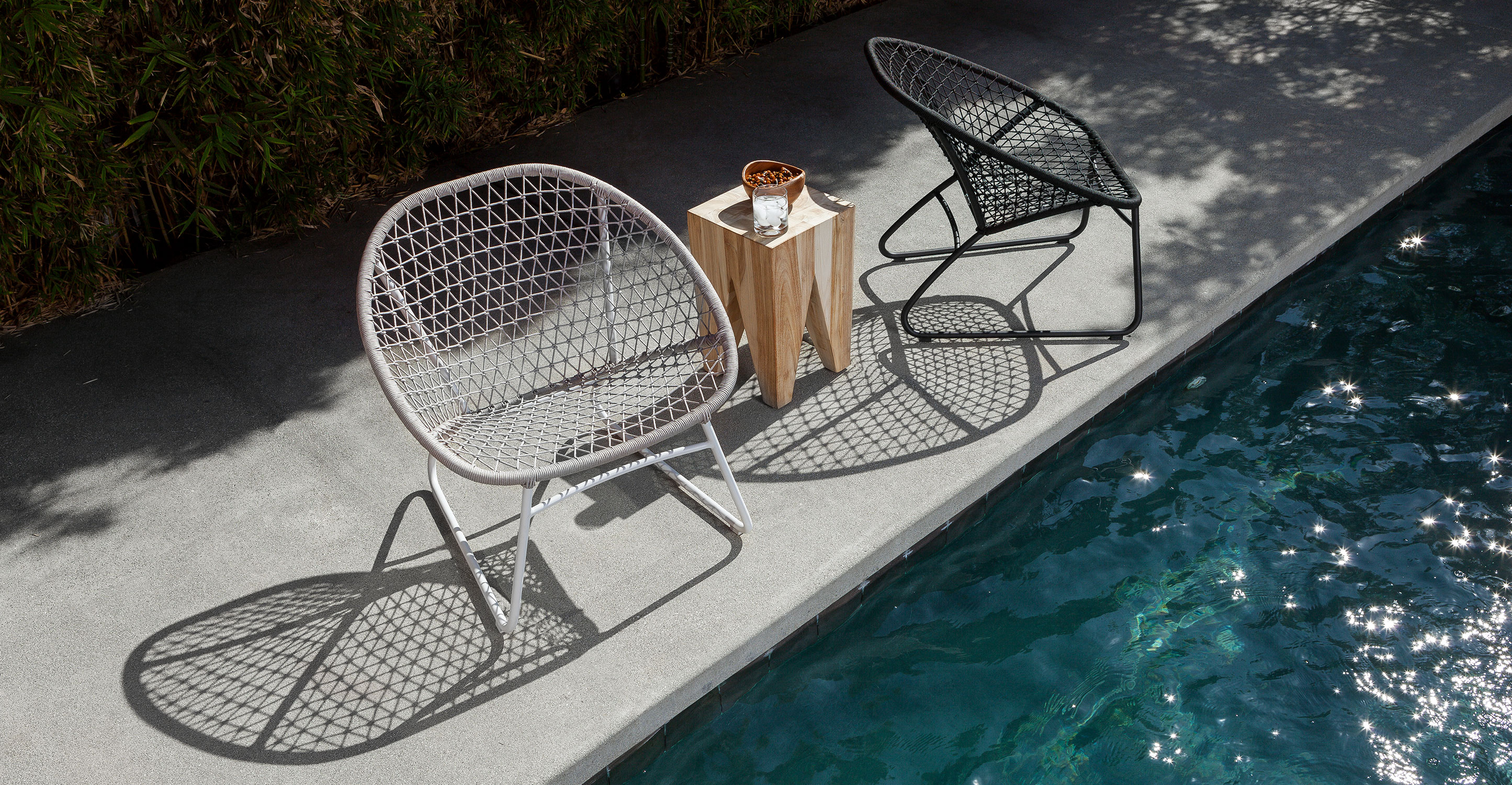 Modern Outdoor Lounge Chairs Article